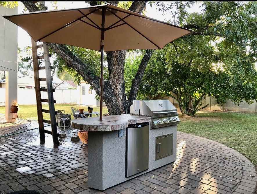 Outdoor Kitchen