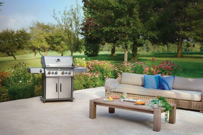 Patio Elegance Gas Grill Rogue PRO‑S 525 RSIB with Infrared Side and Rear Burners